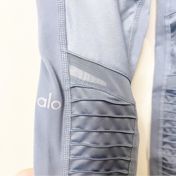 Alo Yoga High Waist Moto Leggings in Concrete Size XS - Picture 5 of 6